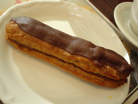 eclair au chocolat